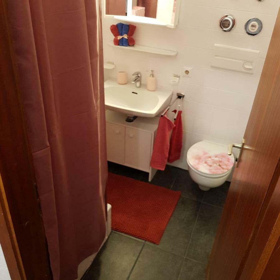 Apartment คอร์นเวสท์ไฮม์ ภายนอก รูปภาพ